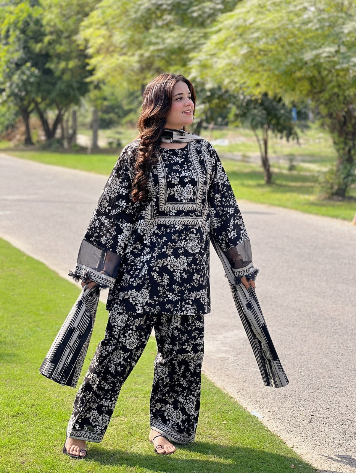 Chic Black & White Floral 3-Piece Lawn Suit