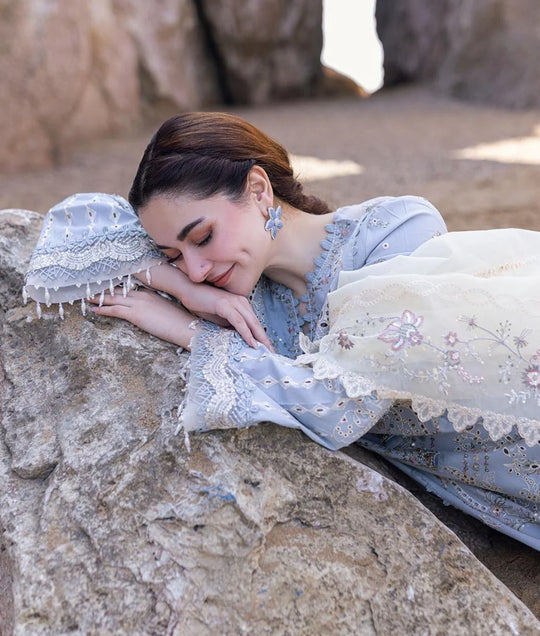 QALAMKAR SAHIL KINARE LAWN 1597